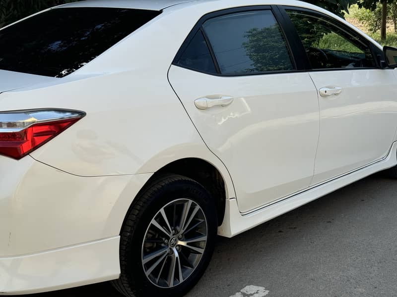 Toyota Corolla Altis 2018 1.6 10