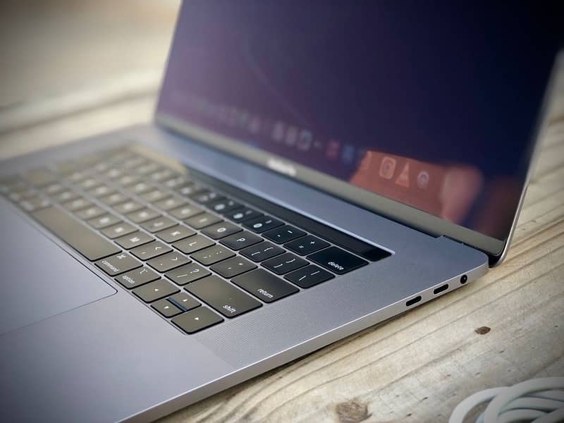 Macbook Pro 2019 15"inch 1