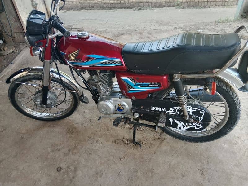 Honda CG125 Model 2015 0