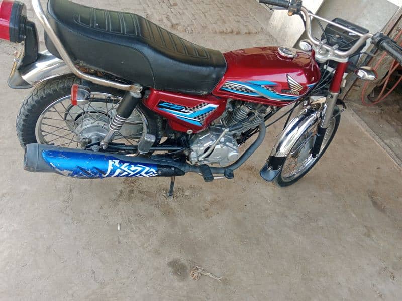 Honda CG125 Model 2015 4