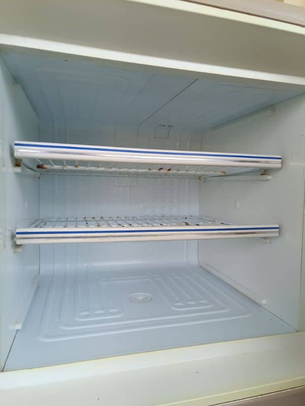 Dawlance Refrigerator 10/10 Condition 3