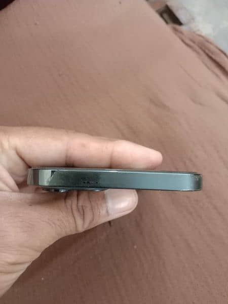 128Gb  water pack   bettery health 93 10/10  condition 5