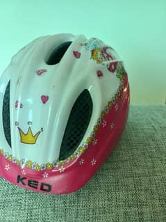 girls helmet