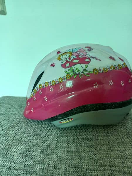 girls helmet 1