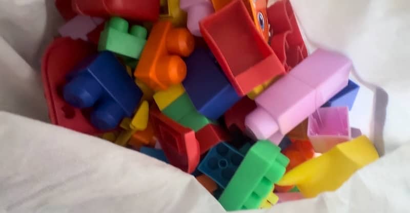 2 pack of blocks. 4 stuff toys. 2 cars large sized. 4 wooden puzzle. 1