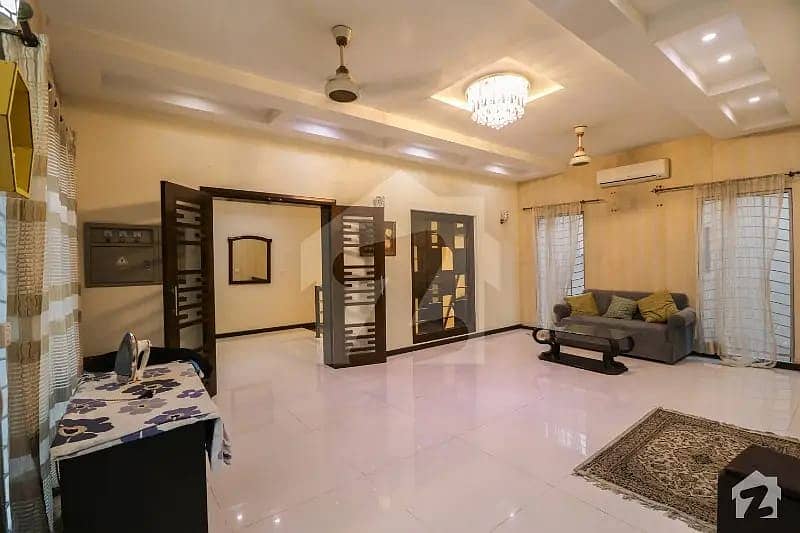 1 Kanal Slightly Used Unique Modern Design House For Sale At Prime Location Near To Park In DHA Phase 4 Lahore 3