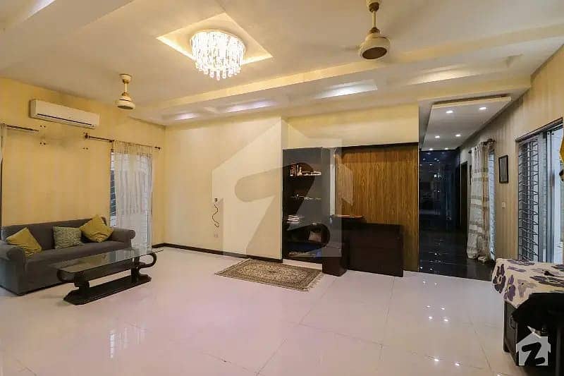 1 Kanal Slightly Used Unique Modern Design House For Sale At Prime Location Near To Park In DHA Phase 4 Lahore 4