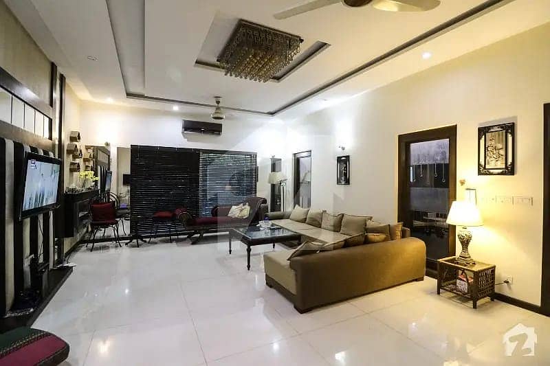 1 Kanal Slightly Used Unique Modern Design House For Sale At Prime Location Near To Park In DHA Phase 4 Lahore 6