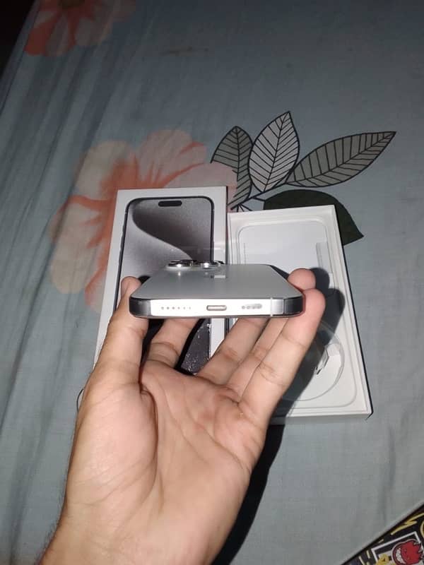 I PHONE 15 PRO MAX WHITE TITANIUM 2