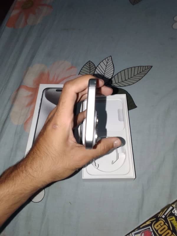 I PHONE 15 PRO MAX WHITE TITANIUM 3