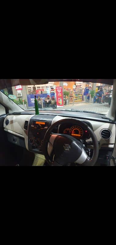 Suzuki Wagon R 2016. Islamabad Registered. family used neat & clean 4