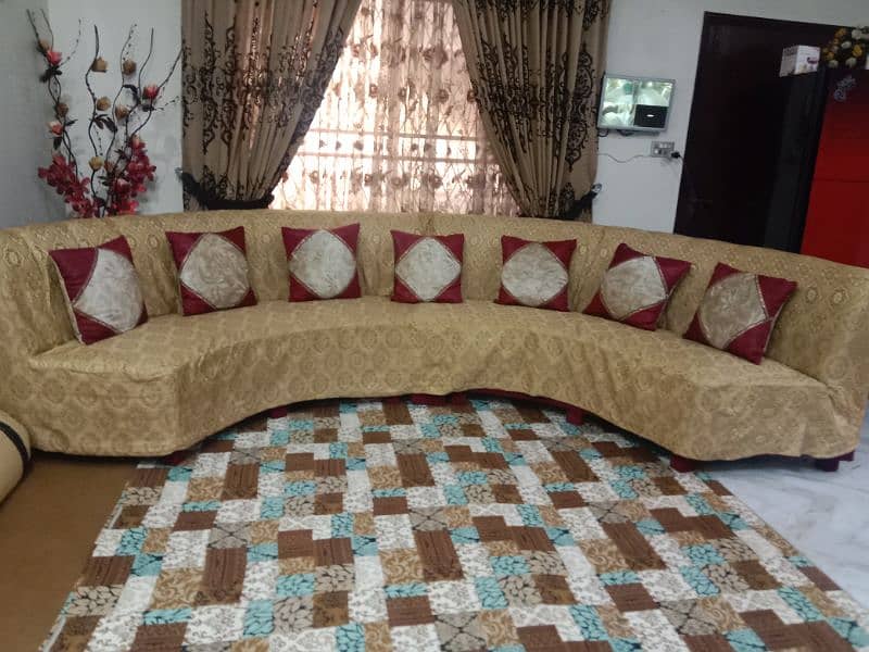 7 seater round sofa 2