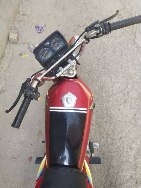 Honda 125 19model urgent sell came ki awaz ha Baki thk ha Honda 2