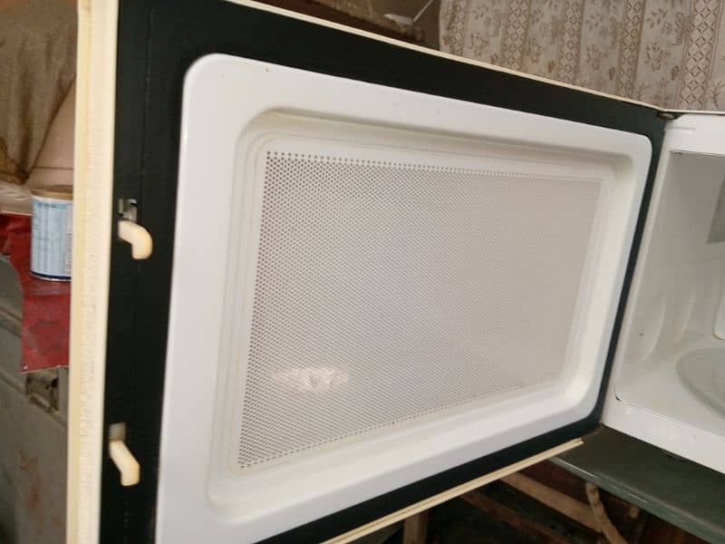 microwave oven 6