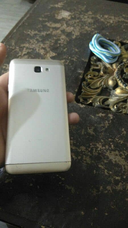 Samsung on 5 panel pink line  shade lakin touch bohat acha chal Raha 5