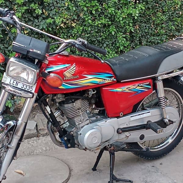 Honda 125  2019/18 model Golden no  complete add parh k rabita krna 6