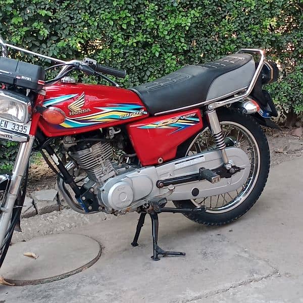 Honda 125  2019/18 model Golden no  complete add parh k rabita krna 8