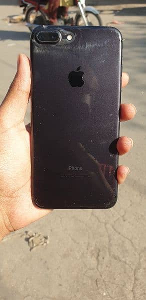 I phone 7 plus 10 by 10 32gb rom 84 halht 4