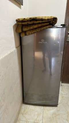 dawlence fridge perfect cooling in good condition