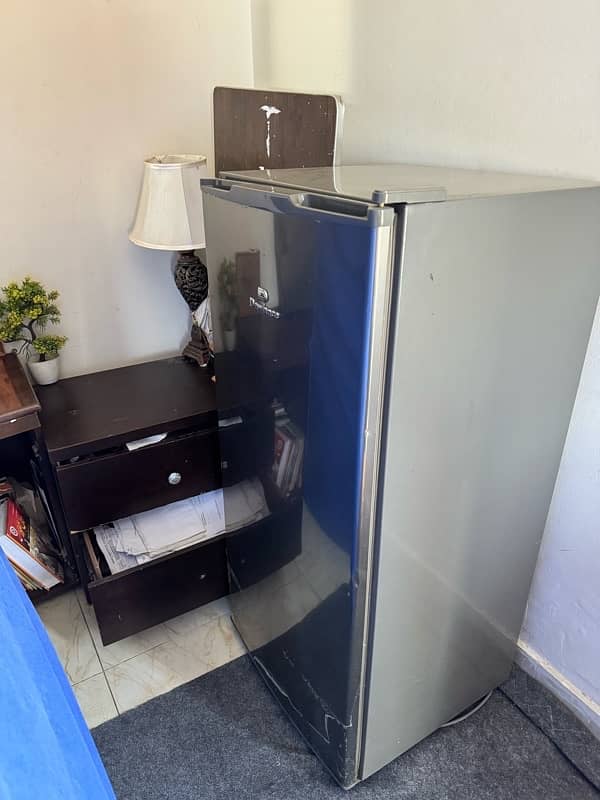 dawlence fridge perfect cooling in good condition 3