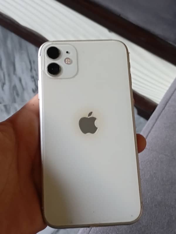 IPhone 11 white 0