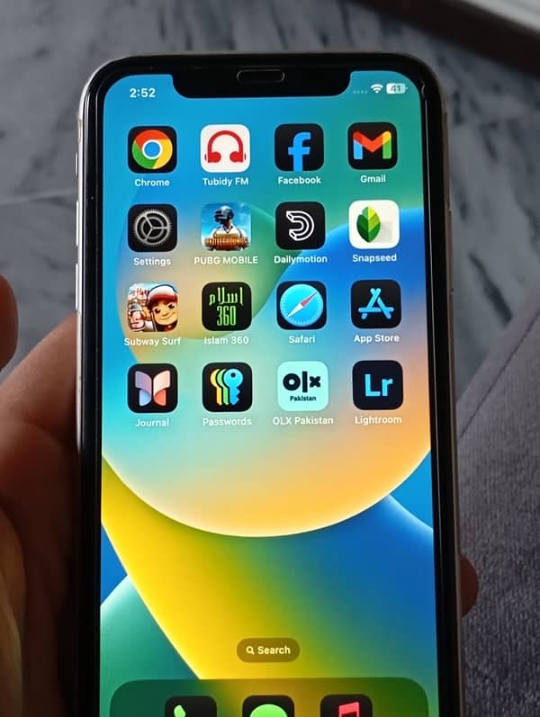 IPhone 11 white 7