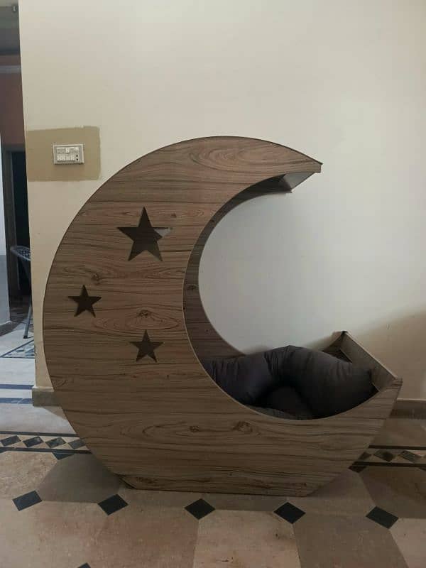 Half moon beby bed 2