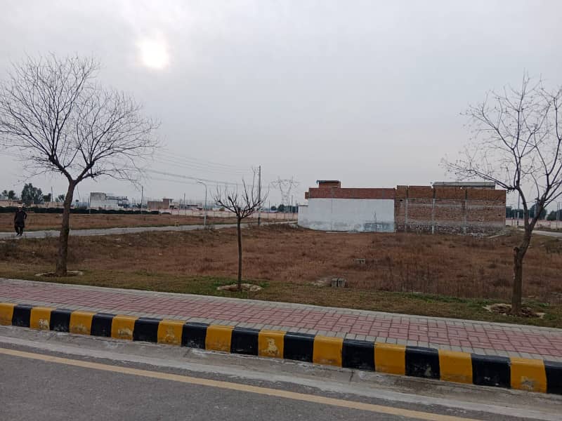 5 marla ideally locate Plot Avaialble at Green Mansions Mardan Phase 2 8