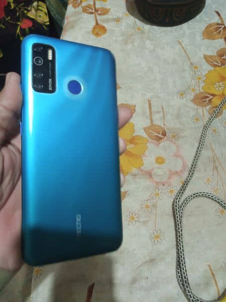 Tecno Spark 5 Pro (4/128) 1