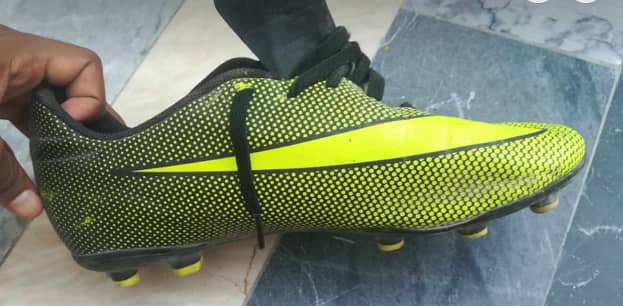 nike phantom football shoes  uk 5.5 2