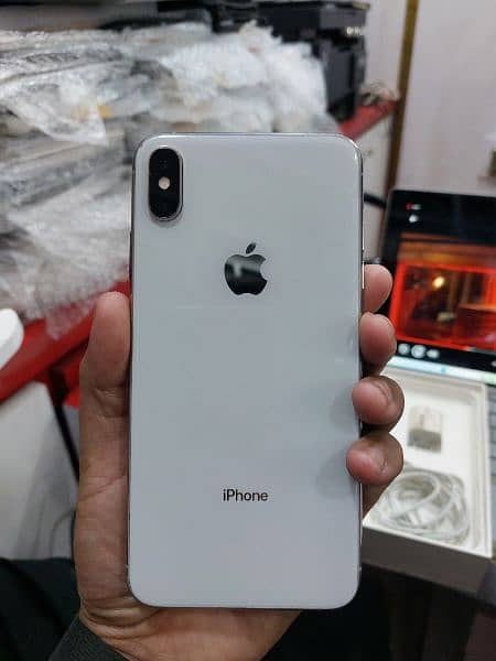 iPhone XSMax 256gb PTA Approved with Complete Box 0