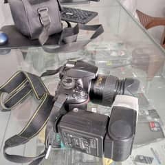 DSLR Camera Nikon D3200 for Sale with Flashgun in reasonable price 0