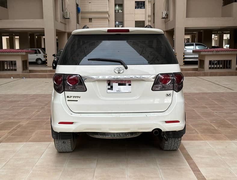 Toyota Fortuner 2014 7