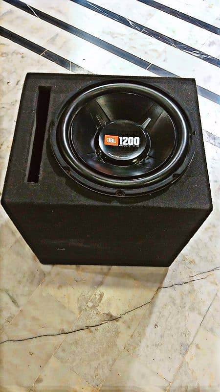 Jbl Subwoofer 1200 waat with box new with box pack 1