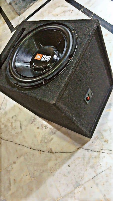 Jbl Subwoofer 1200 waat with box new with box pack 2