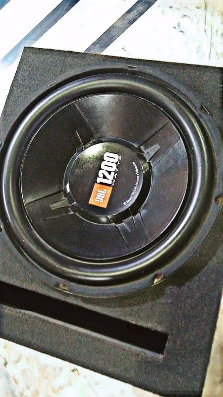 Jbl Subwoofer 1200 waat with box new with box pack 3