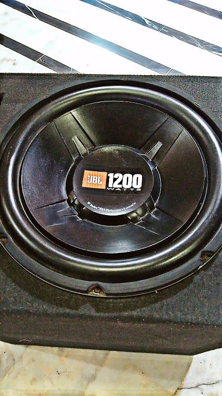 Jbl Subwoofer 1200 waat with box new with box pack 4