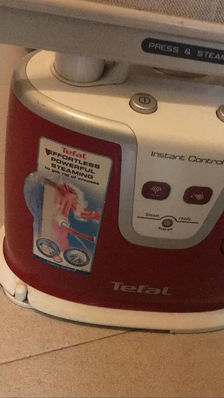 Tefal Garment Steamer 1