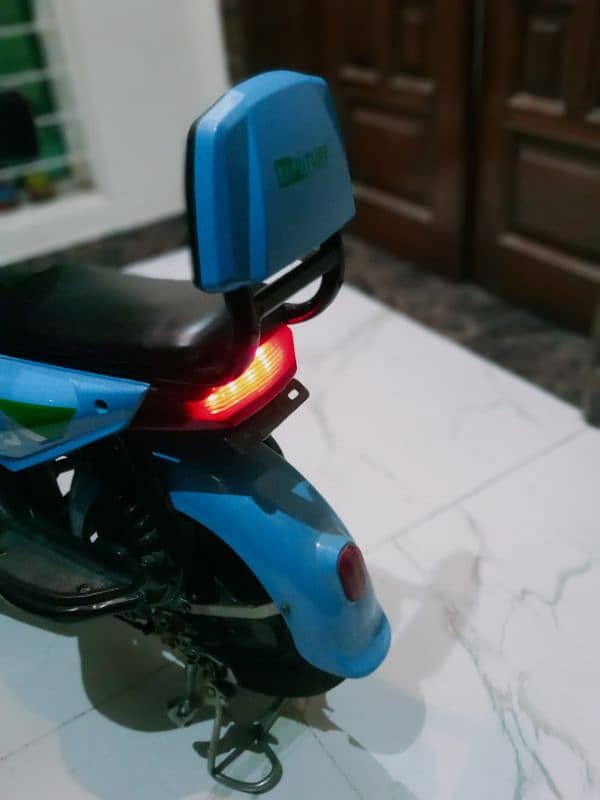 yj future Scooty for sale urgent 2