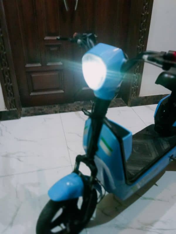 yj future Scooty for sale urgent 3