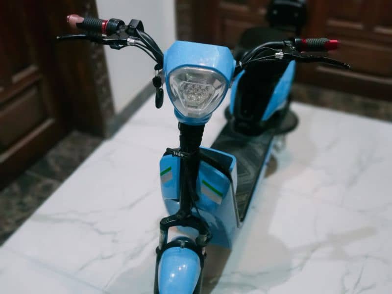 yj future Scooty for sale urgent 9