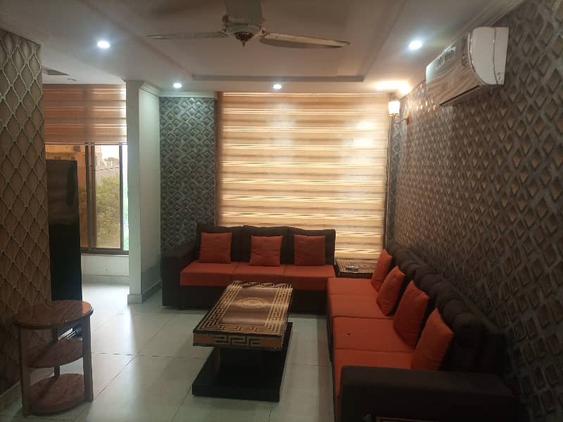 2 BEDROOMS FULLY LUXURY FURNISH IDEAL LOCATION EXCELLENT FLAT FOR RENT IN BAHRIA TOWN LAHORE 4