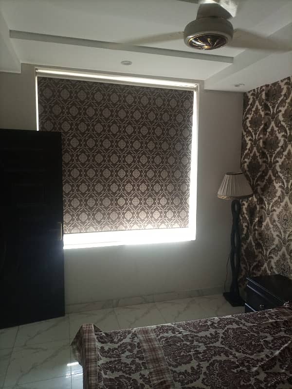 1 BEDROOM FULLY LUXURY FURNISH IDEAL LOCATION EXCELLENT FLAT FOR RENT IN BAHRIA TOWN LAHORE 3