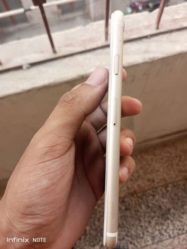 iphone 6  non pta hai 4500 last final hai 3