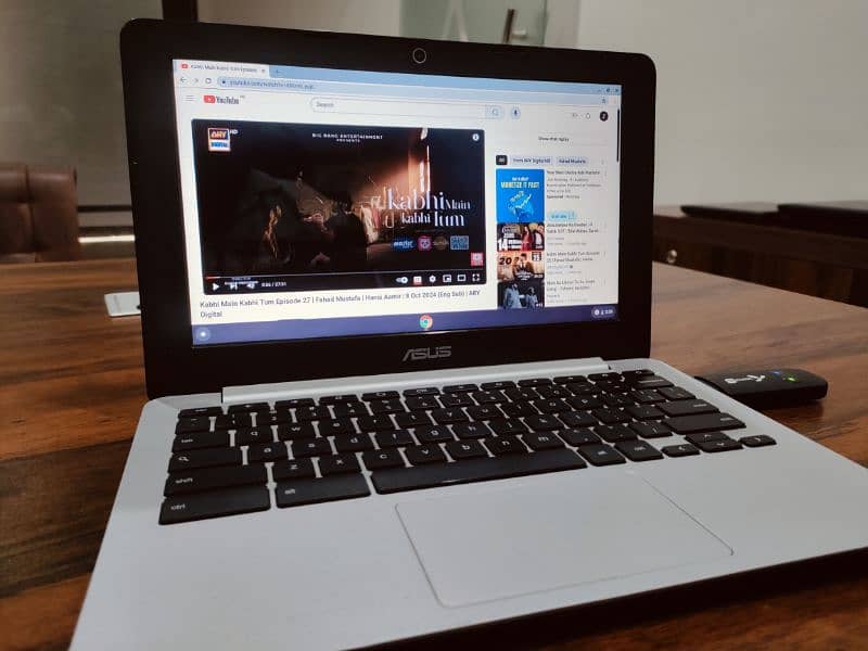 Asus Chromebook – Lightweight, Fast, and Secure Laptop for Everyday 4