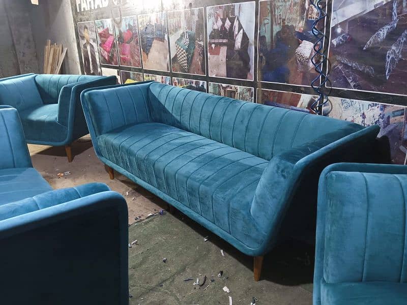 7 seater sofa set bht hi kam arsa used hein 10/10 condition 1