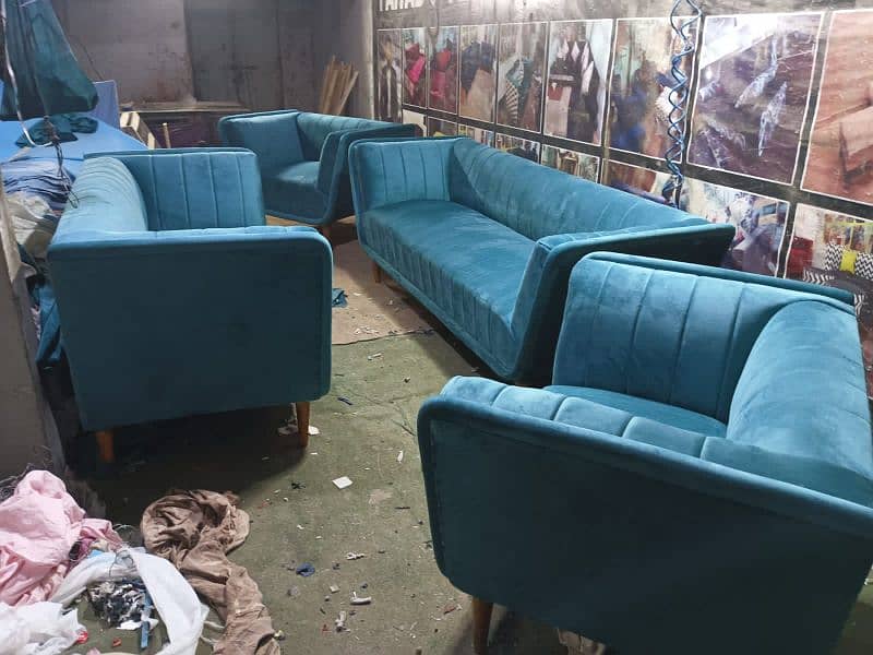 7 seater sofa set bht hi kam arsa used hein 10/10 condition 2