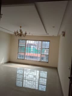 1 kanal beautiful house for rent 0