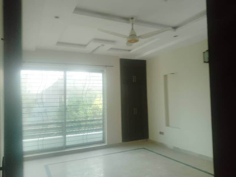 1 kanal beautiful house for rent 8