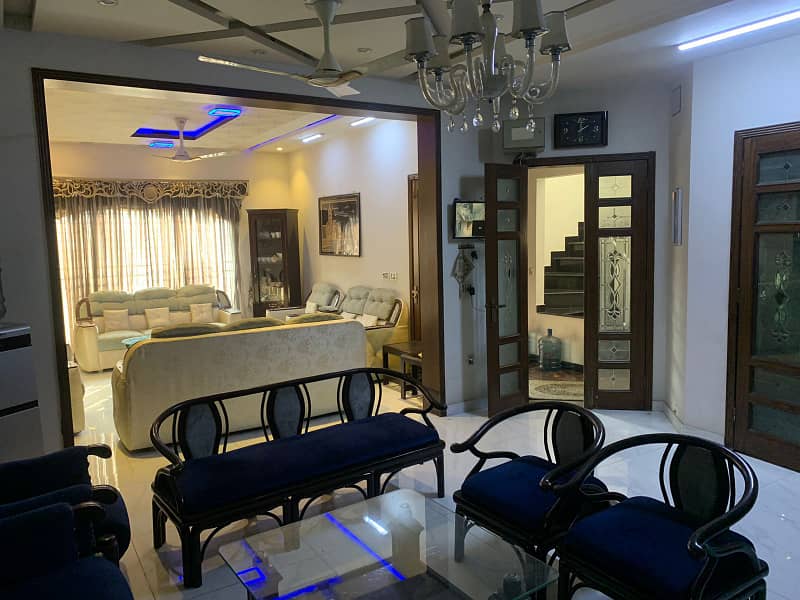 LUXURIOUS 7.5 MARLA HOUSE FOR SALE AT EYE CATCHING LOCATION IN JOHAR TOWN 2